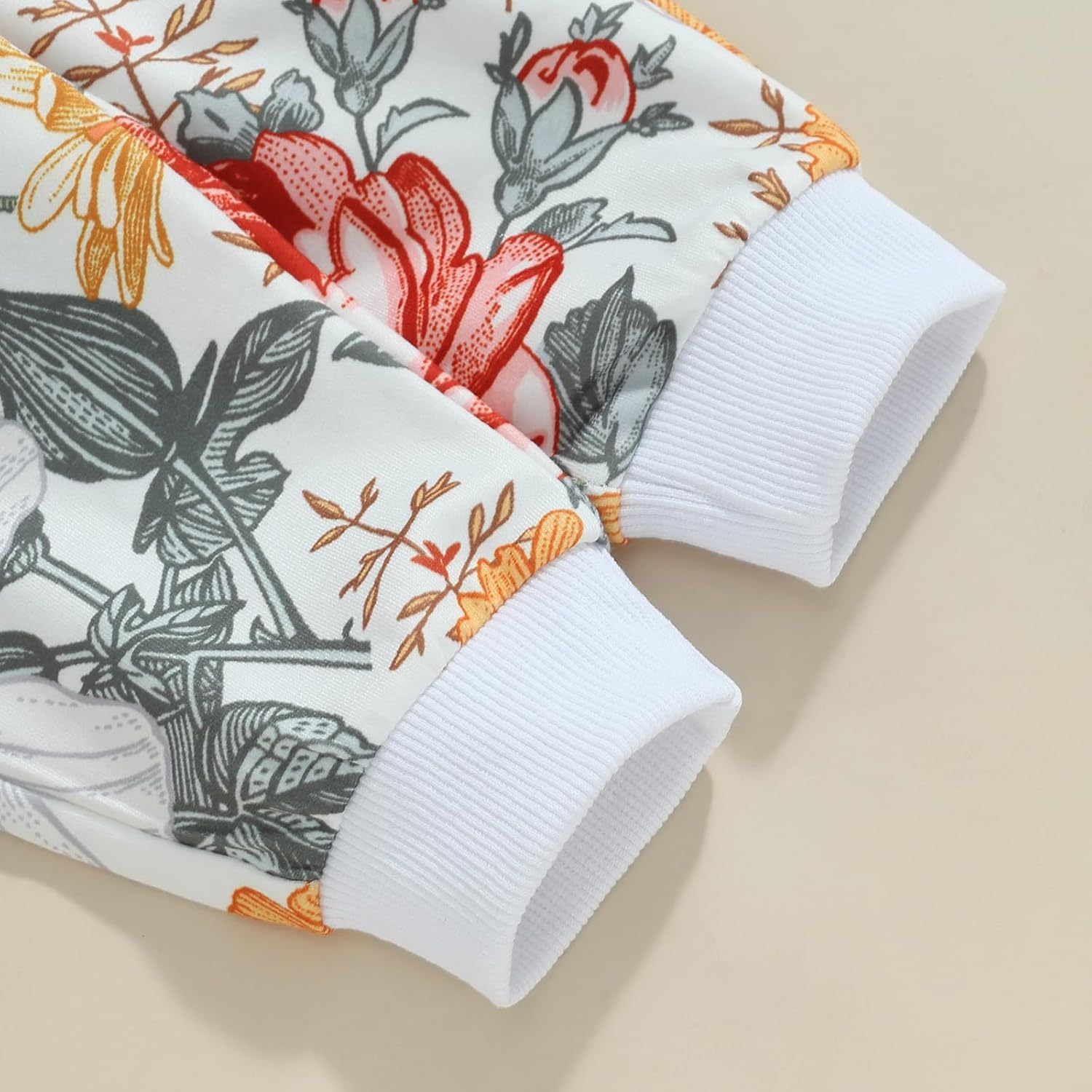 Cute Fall Girls Set with Soft Material and Floral Design